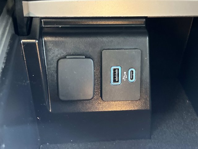 Certified 2023 Ford Explorer XLT w/ Equipment Group 202A AWD/4WD image 28