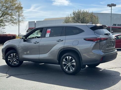 New 2026 Toyota Highlander XLE AWD/4WD image 8