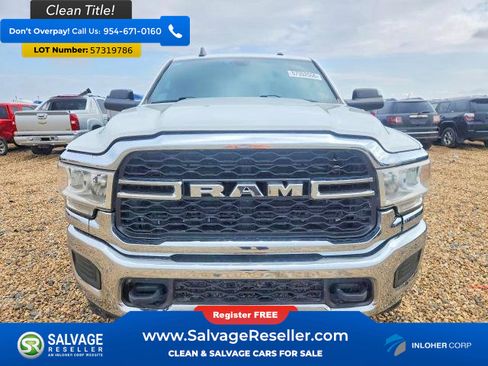 Used 2022 RAM 2500 Tradesman w/ Chrome Appearance Group AWD/4WD image 7