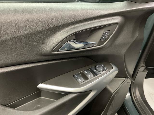 Used 2025 Chevrolet Trax LS FWD image 12