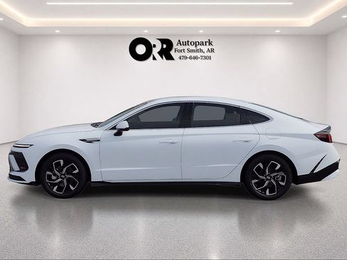 Used 2025 Hyundai Sonata SEL FWD image 3