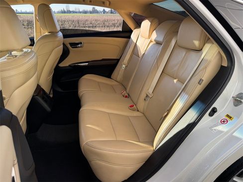 Used 2013 Toyota Avalon Limited image 25
