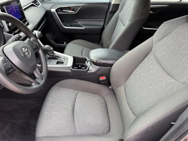 Used 2023 Toyota RAV4 XLE AWD/4WD image 11