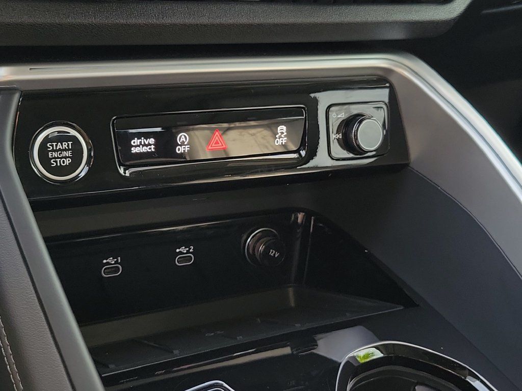 Certified 2025 Audi Q5 Premium w/ Convenience Package AWD/4WD image 14