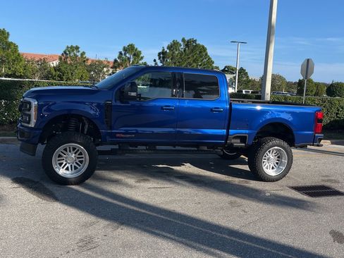 Used 2026 Ford F250 Lariat w/ Black Appearance Package image 5