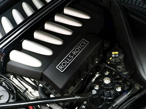 Used 2015 Rolls-Royce Ghost image 54