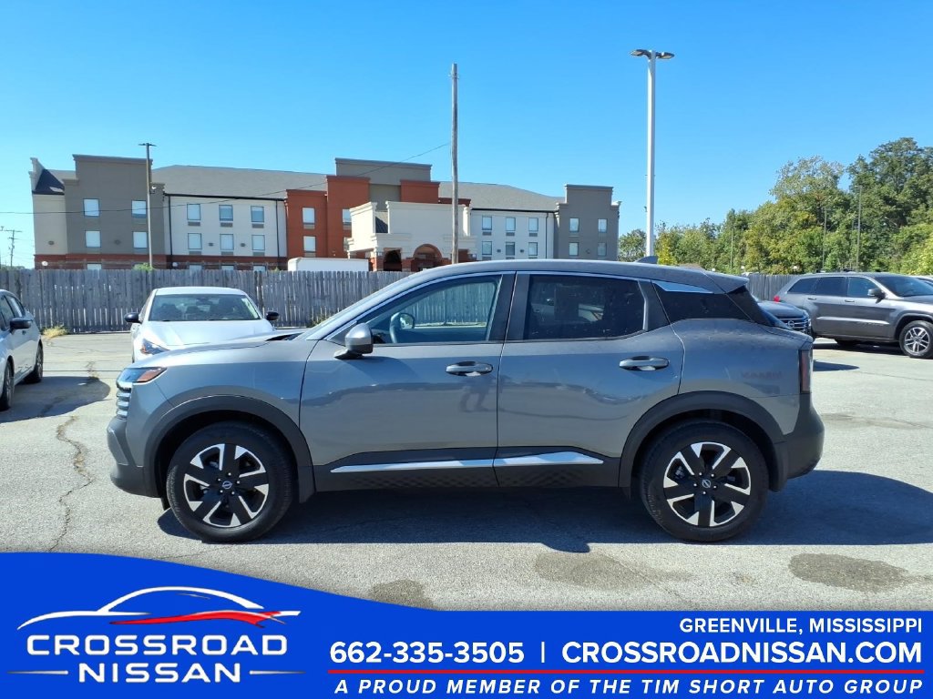 Used 2025 Nissan Kicks SV w/ Illumination Package AWD/4WD image 2