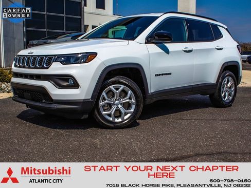 Used 2024 Jeep Compass Latitude AWD/4WD image 1