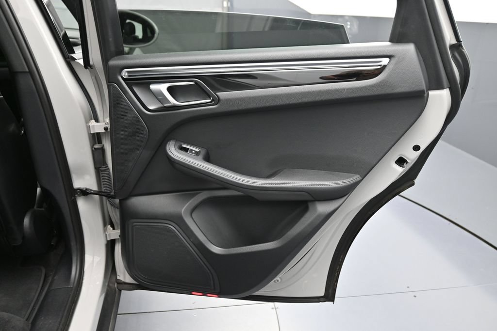 Certified 2023 Porsche Macan Turbo AWD/4WD image 26