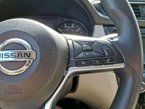 Used 2019 Nissan Rogue Sport SV AWD/4WD image 18