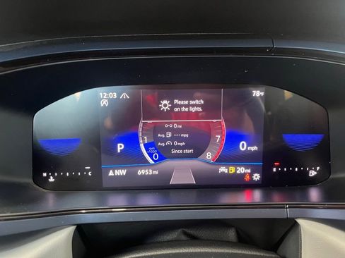 Certified 2024 Volkswagen Taos SE image 22