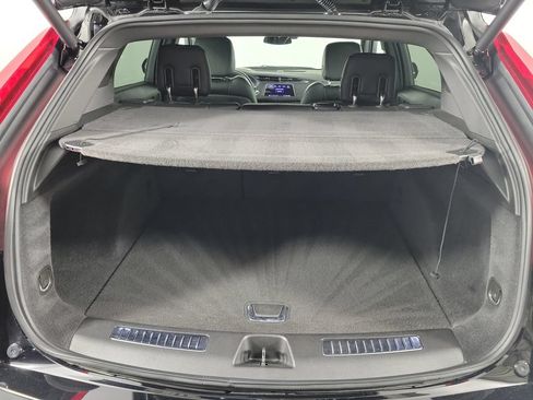 Used 2021 Cadillac XT4 Premium Luxury FWD image 7