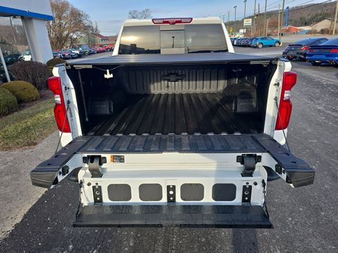 Used 2025 Chevrolet Silverado 1500 ZR2 image 5