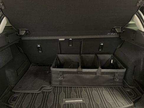 Used 2022 Land Rover Range Rover Evoque SE image 25