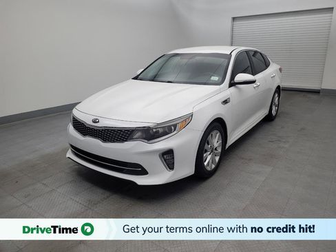 Used 2018 Kia Optima S image 1