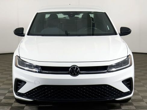 Used 2025 Volkswagen Jetta Sport FWD image 11