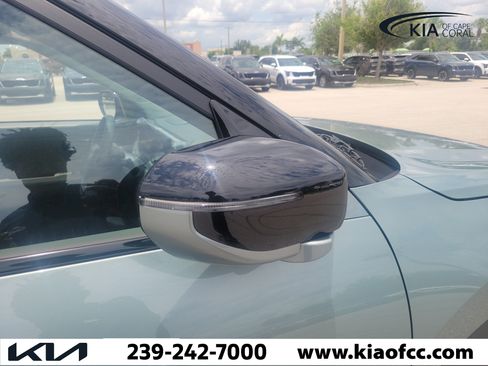 New 2027 Kia Seltos S FWD image 8