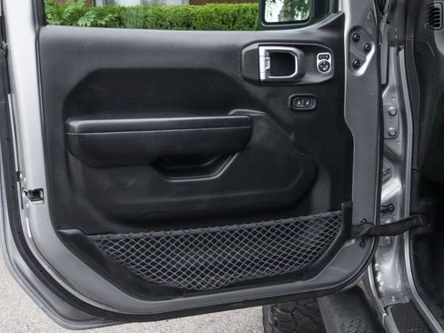 Used 2018 Jeep Wrangler Unlimited Rubicon image 16