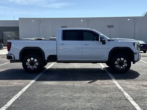 Used 2024 GMC Sierra 2500 Denali w/ Denali Reserve Package image 4