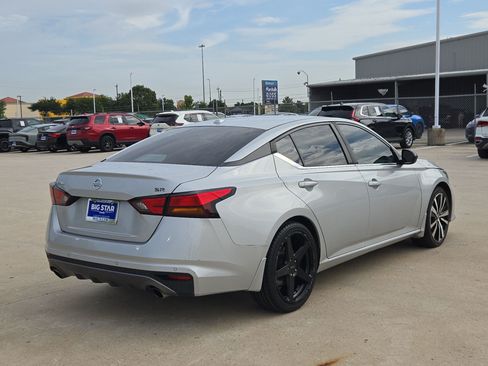 Used 2020 Nissan Altima 2.5 SR FWD image 3
