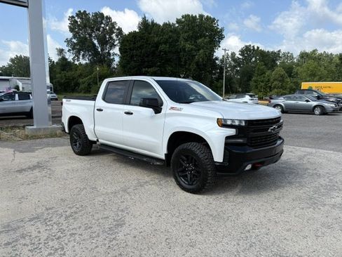 Used 2019 Chevrolet Silverado 1500 LT Trail Boss AWD/4WD image 3