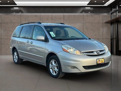 Used 2006 Toyota Sienna XLE image 20