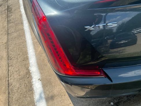 Used 2018 Cadillac XTS Luxury FWD image 3