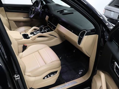 Used 2019 Porsche Cayenne S AWD/4WD image 11