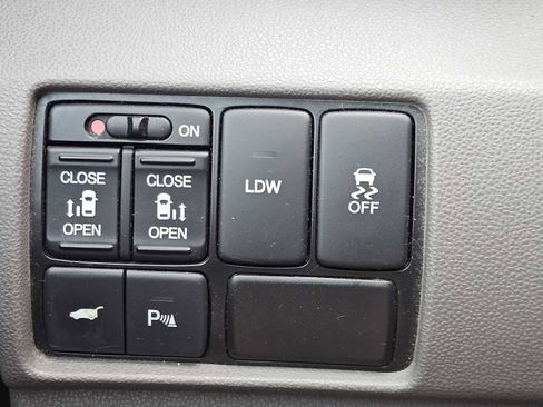 Used 2016 Honda Odyssey Touring image 22