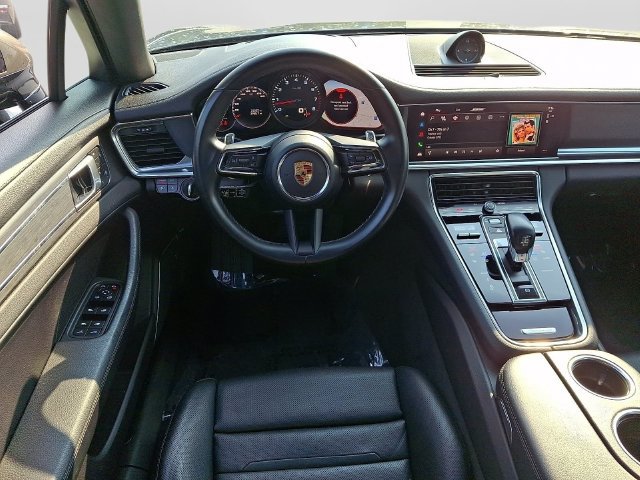 Used 2023 Porsche Panamera RWD image 13