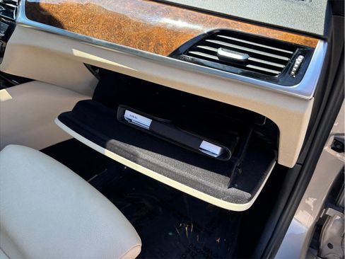 Used 2018 BMW 530i w/ Premium Package RWD image 46