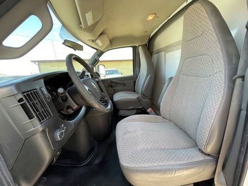 Used 2016 Chevrolet Express 3500 RWD image 11