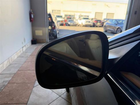 Used 2010 Maserati GranTurismo Convertible image 8