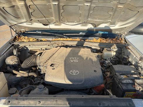 Used 2012 Toyota Tacoma 4x4 Double Cab image 23