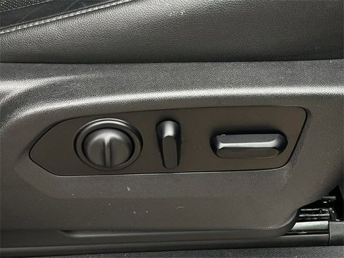 Used 2020 Chevrolet Silverado 1500 LTZ image 29