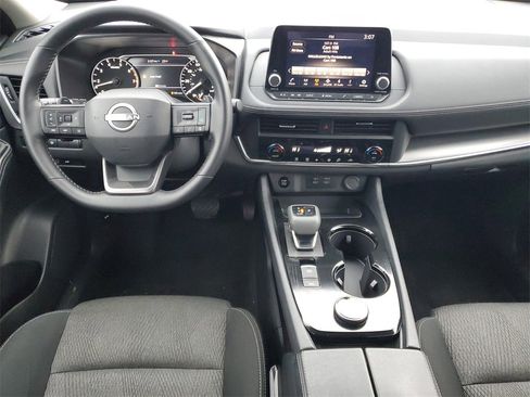 Used 2025 Nissan Rogue SV image 22