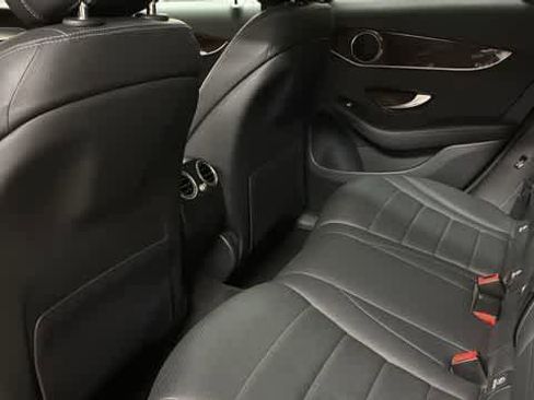 Used 2018 Mercedes-Benz GLC 300 4MATIC image 29