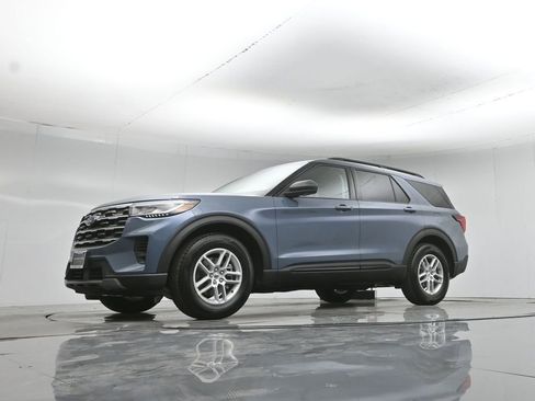 New 2026 Ford Explorer Active RWD image 44