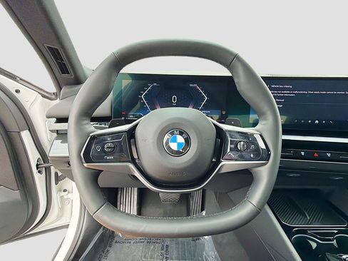 Certified 2025 BMW 530i image 41