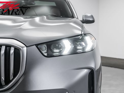 Used 2024 BMW X5 xDrive40i w/ Parking Assistance Package AWD/4WD image 10