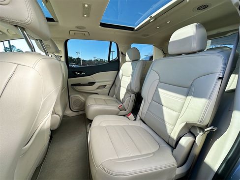 Used 2023 GMC Acadia Denali w/ Denali Ultimate Package image 4