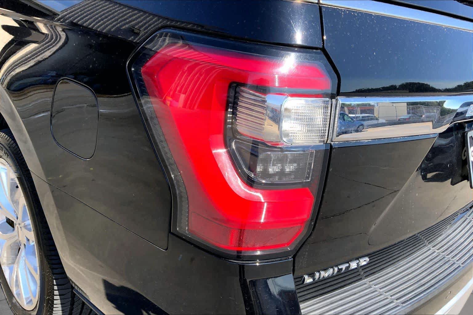 Used 2018 Ford Expedition Max Limited w/ Equipment Group 302A RWD image 29