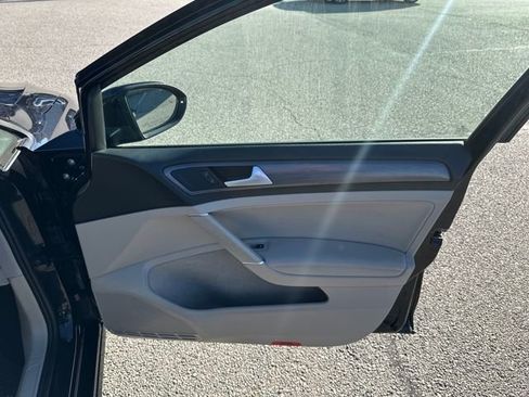 Certified 2019 Volkswagen Golf SE w/ Driver Assistance Package image 36