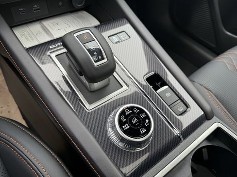 Used 2025 Mitsubishi Outlander SEL image 20