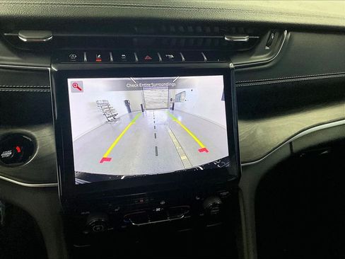 Used 2024 Jeep Grand Cherokee Limited AWD/4WD image 19