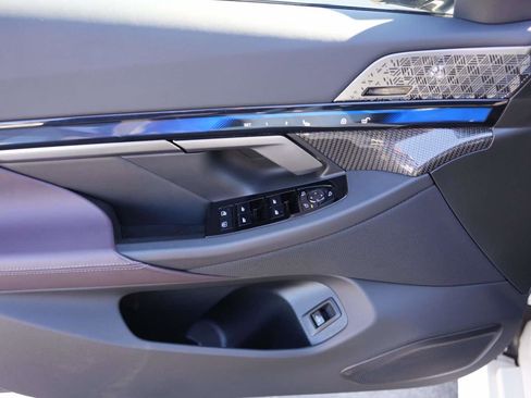 Used 2026 BMW M5 image 7