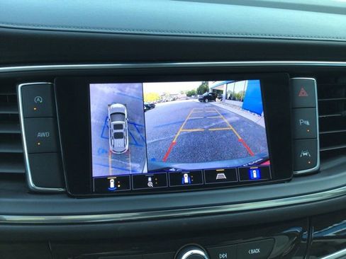 Used 2024 Buick Enclave Avenir image 17