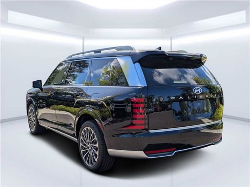 Certified 2026 Hyundai Palisade Calligraphy FWD image 5