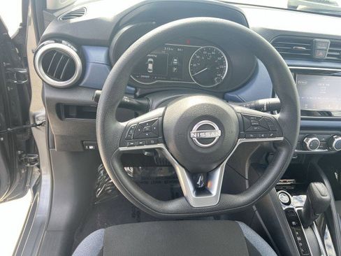 Used 2025 Nissan Versa SV FWD image 11