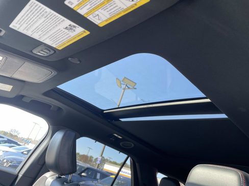 Certified 2025 Ford Explorer ST image 19